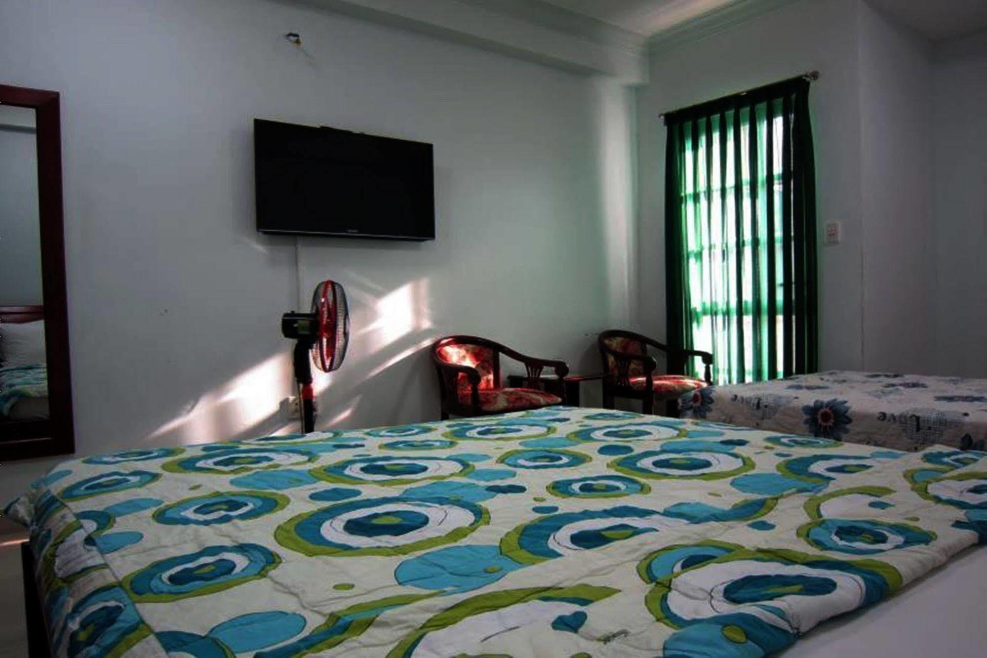 Quy Thanh Hotel Хошимин Екстериор снимка