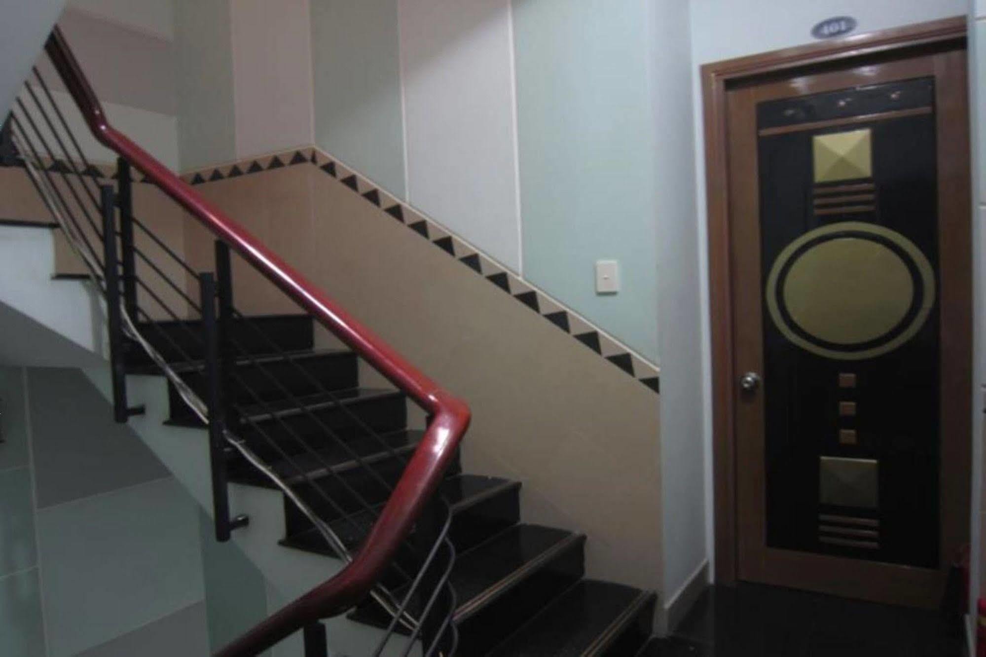 Quy Thanh Hotel Хошимин Екстериор снимка