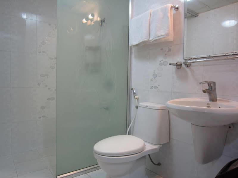 Quy Thanh Hotel Хошимин Екстериор снимка